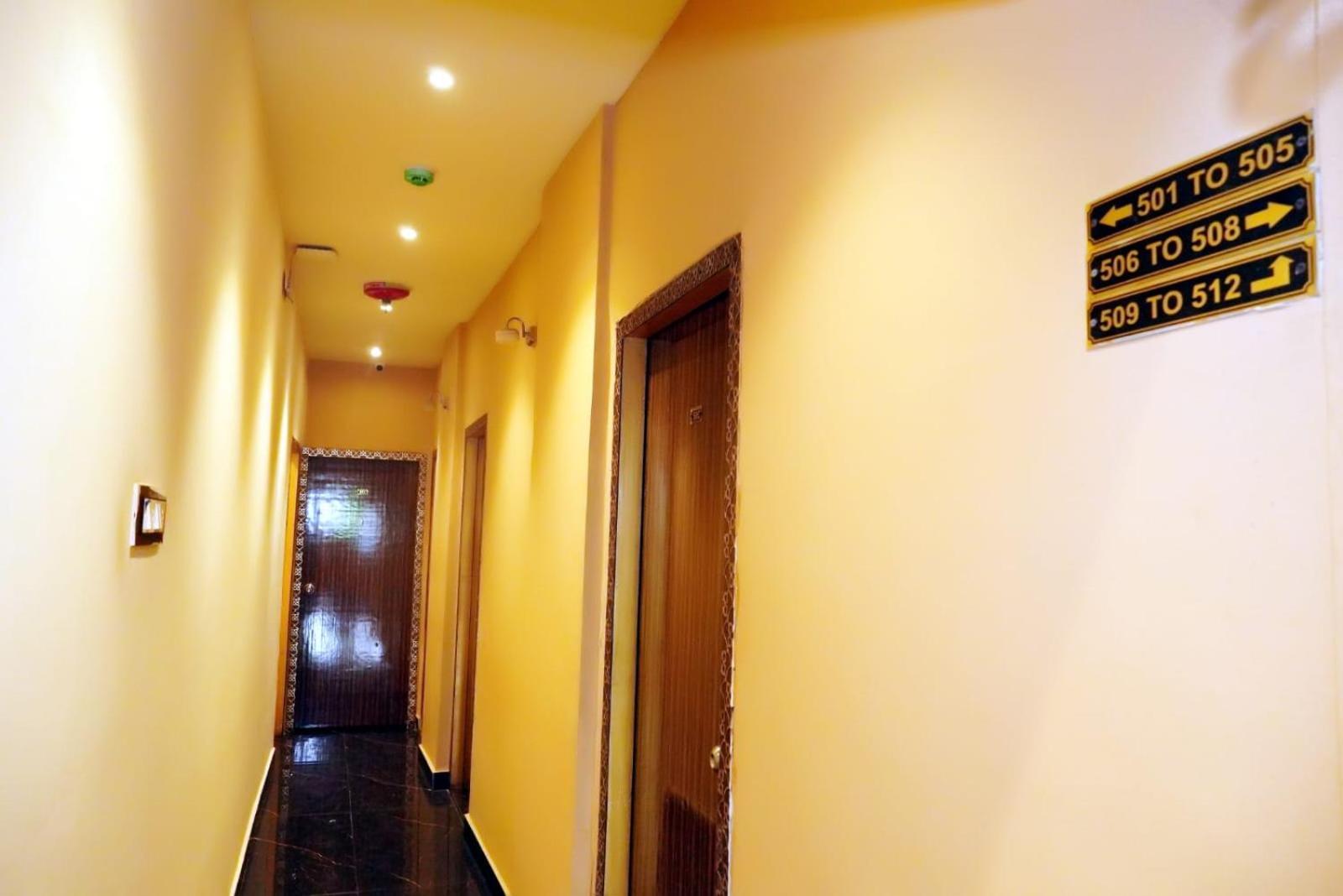 Hotel Golden Plaza Vashi Eksteriør billede