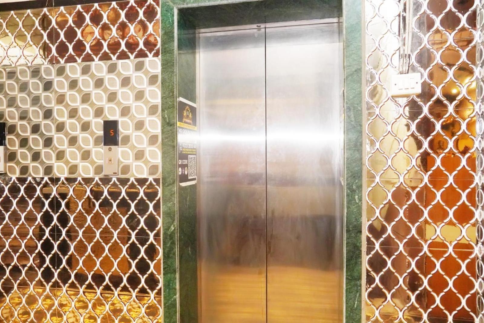 Hotel Golden Plaza Vashi Eksteriør billede